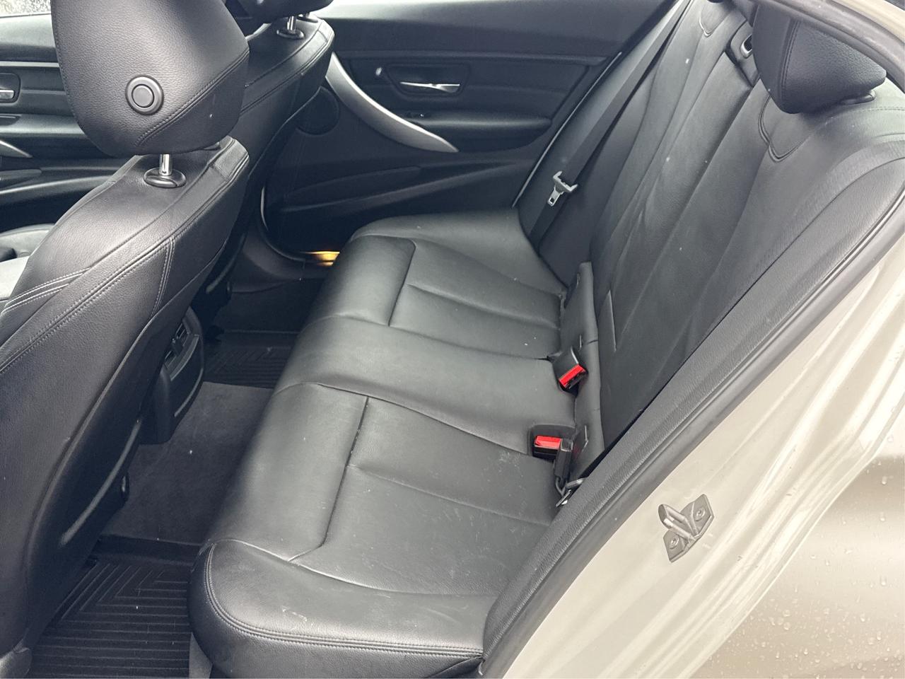 2015 BMW 3 Series AWD NAV LEATHER SUNROOF WE FINANCE ALL CREDIT Photo