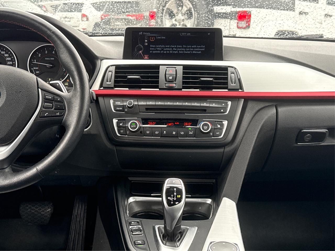 2015 BMW 3 Series AWD NAV LEATHER SUNROOF WE FINANCE ALL CREDIT Photo