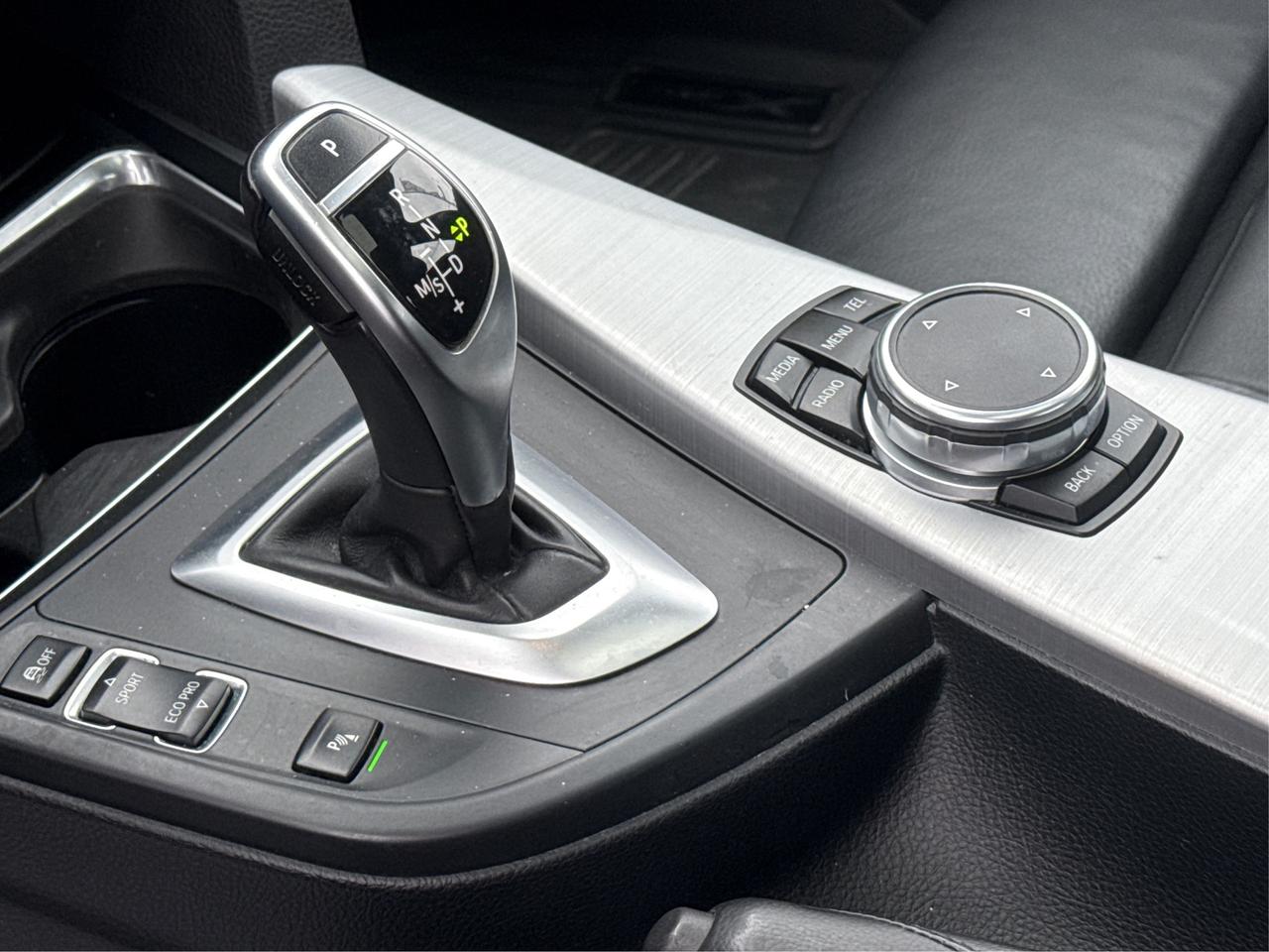 2015 BMW 3 Series AWD NAV LEATHER SUNROOF WE FINANCE ALL CREDIT Photo