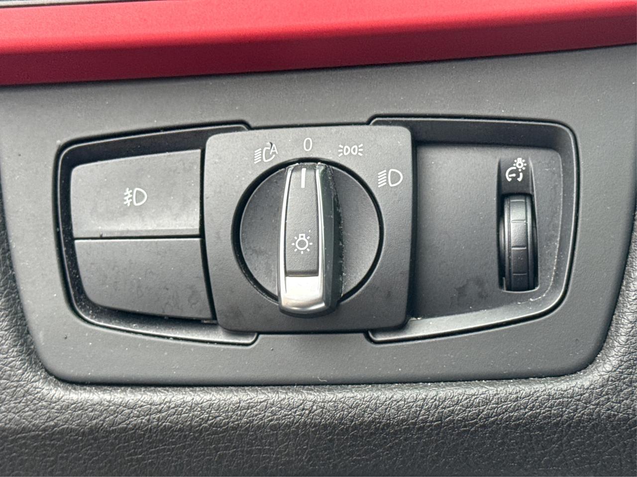 2015 BMW 3 Series AWD NAV LEATHER SUNROOF WE FINANCE ALL CREDIT Photo