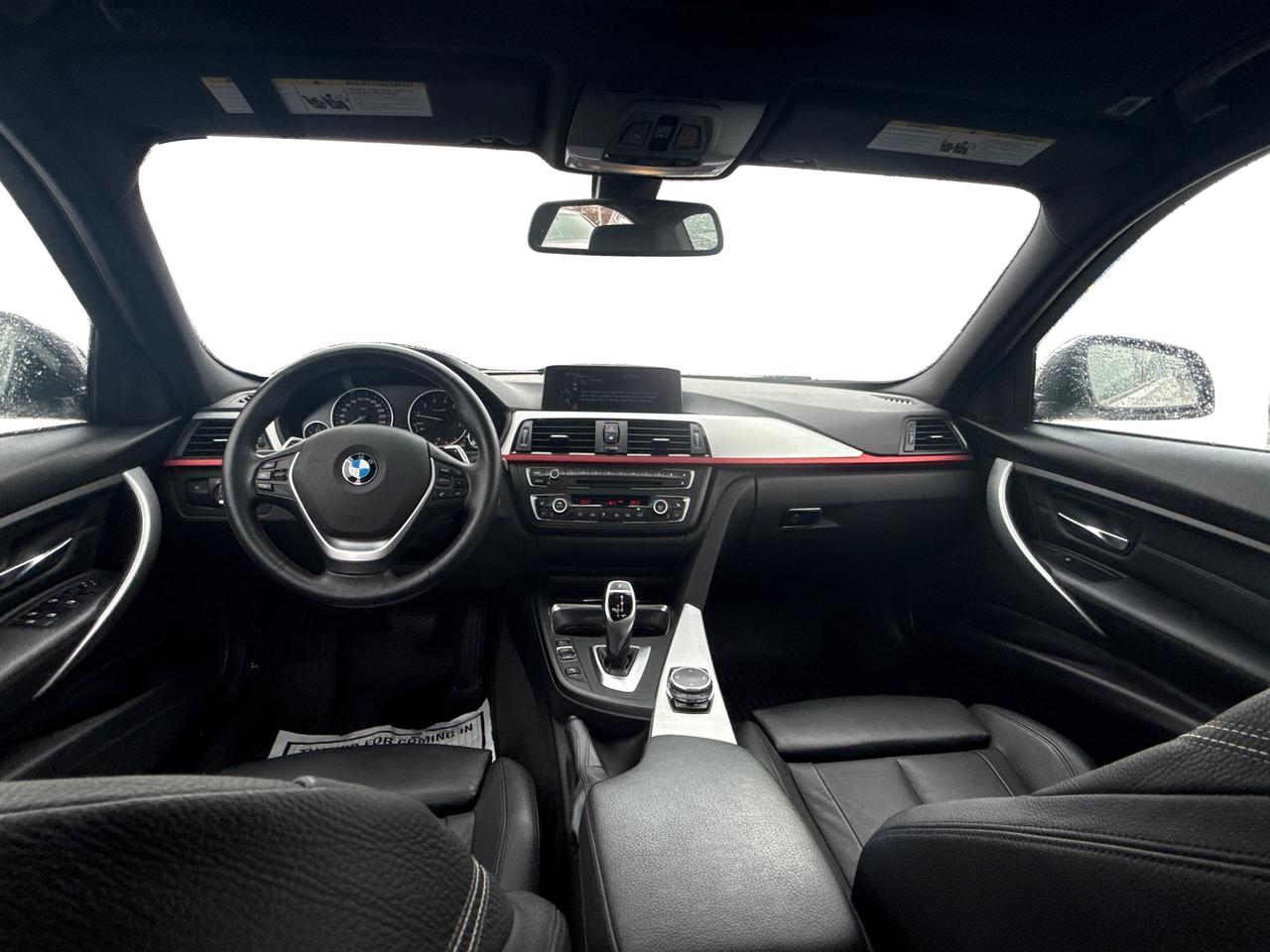 2015 BMW 3 Series AWD NAV LEATHER SUNROOF WE FINANCE ALL CREDIT Photo