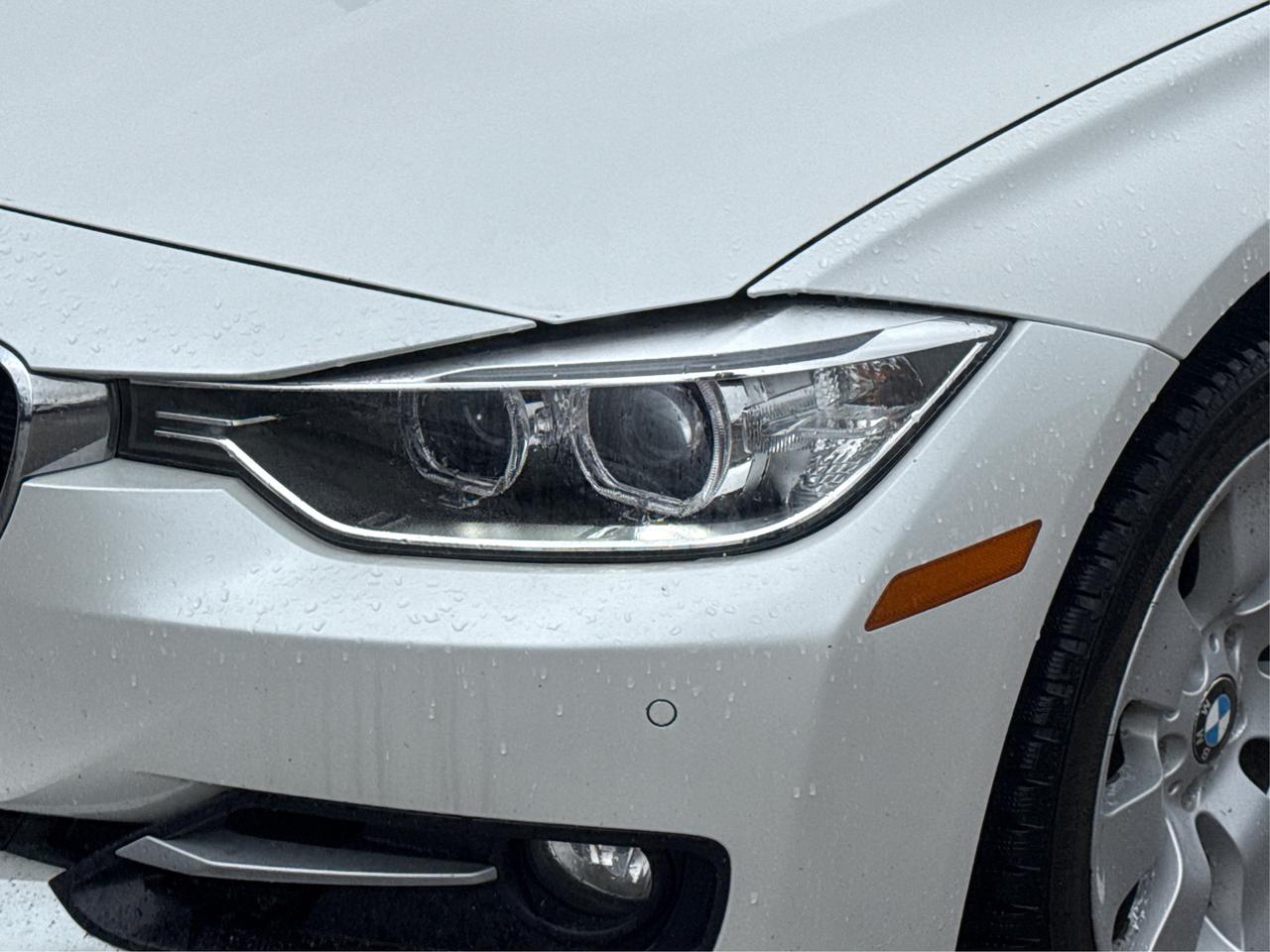 2015 BMW 3 Series AWD NAV LEATHER SUNROOF WE FINANCE ALL CREDIT Photo