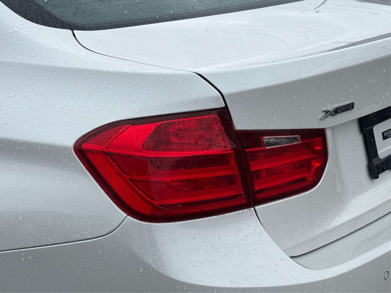 2015 BMW 3 Series AWD NAV LEATHER SUNROOF WE FINANCE ALL CREDIT Photo