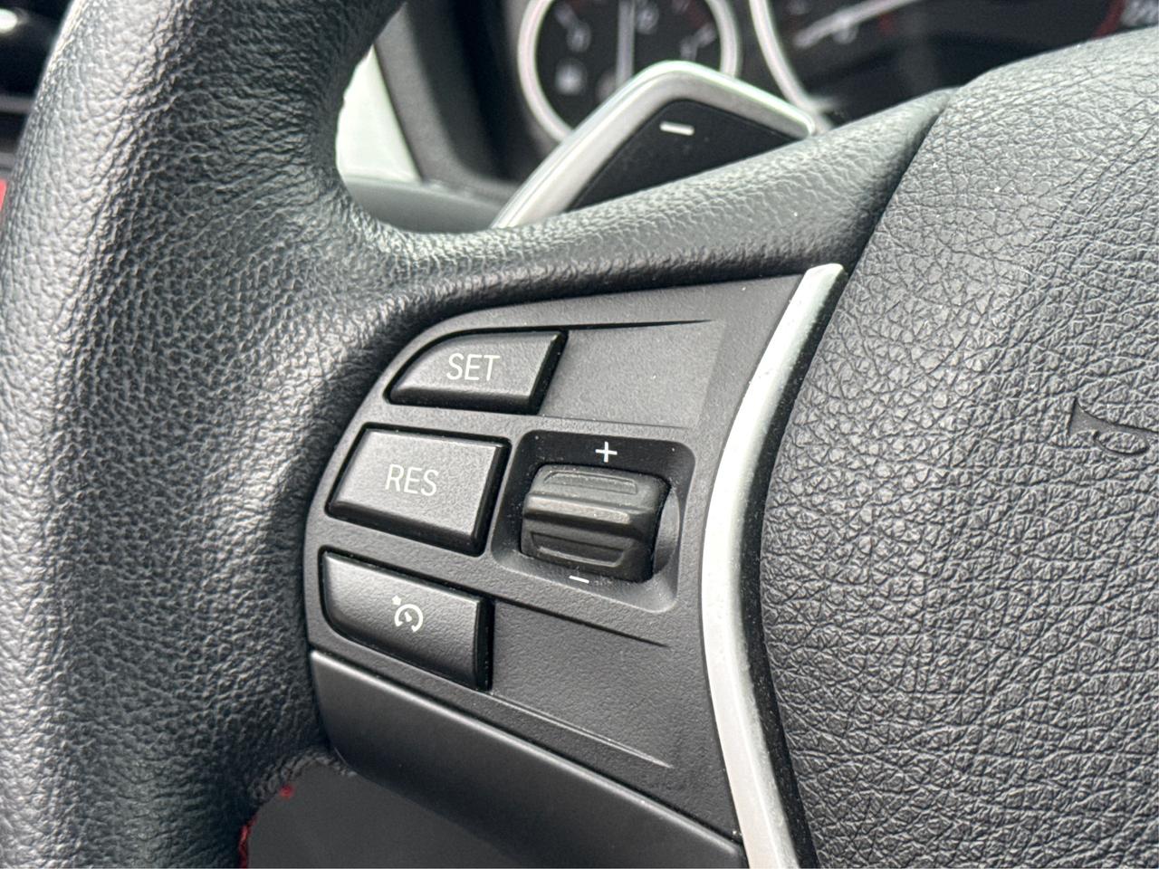 2015 BMW 3 Series AWD NAV LEATHER SUNROOF WE FINANCE ALL CREDIT Photo