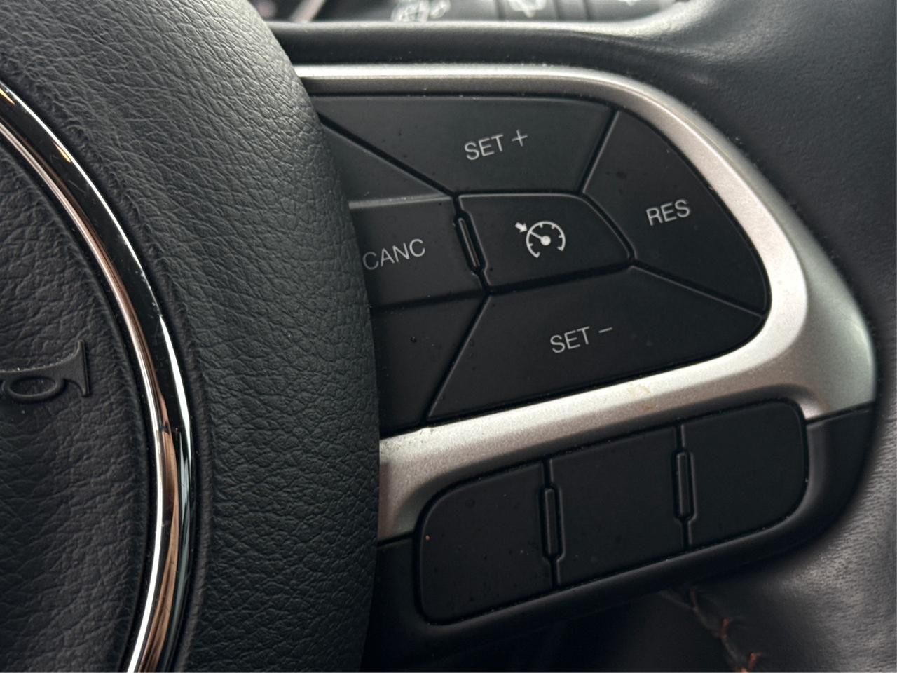 2019 Jeep Compass AWD LEATHER HEATED SEATS WE FINANCE ALL CREDIT Photo