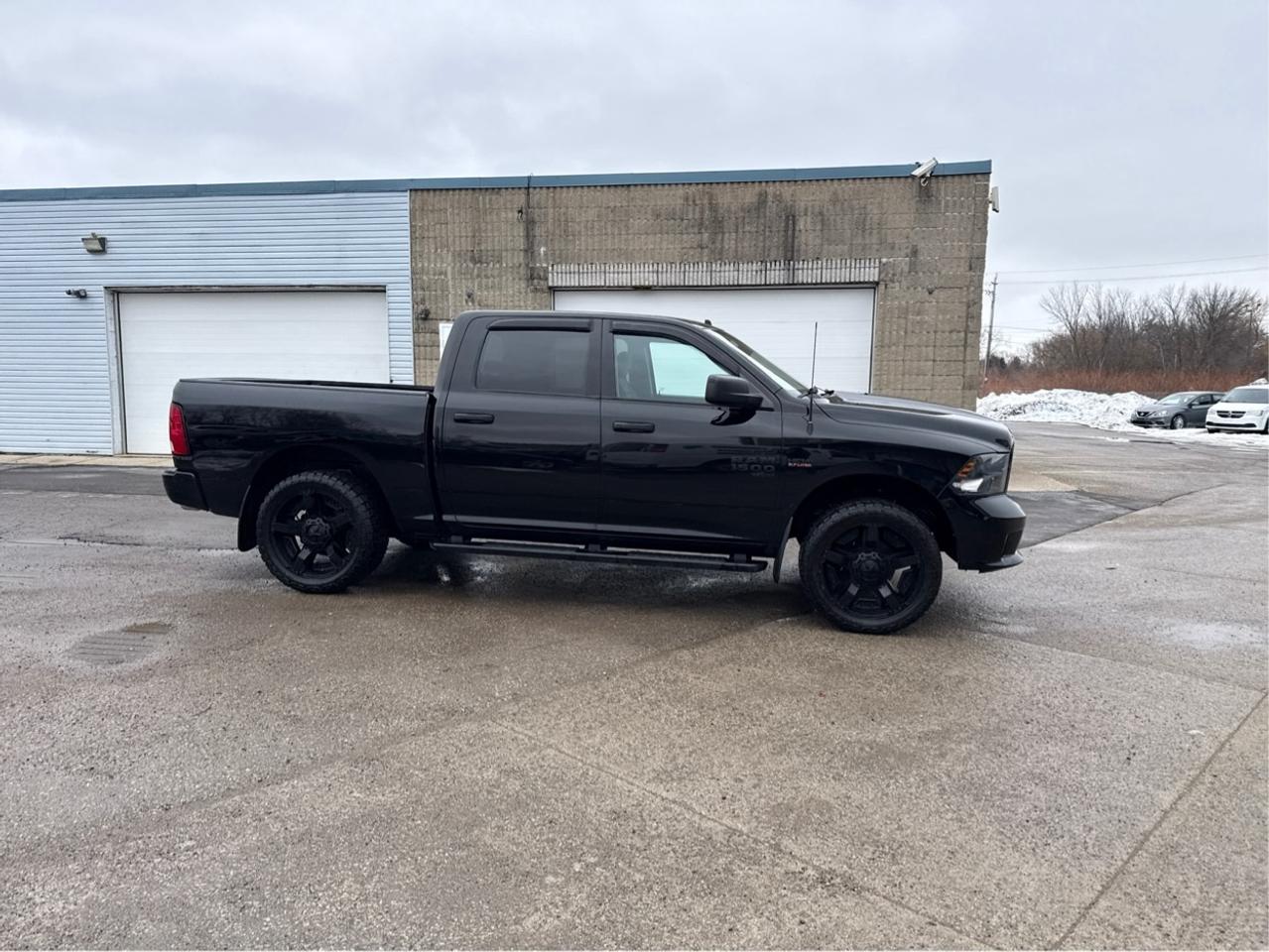 2021 RAM 1500 Classic Express 4x4 Crew Cab 5'7  Bx WE FINANCE ALL CREDIT Photo