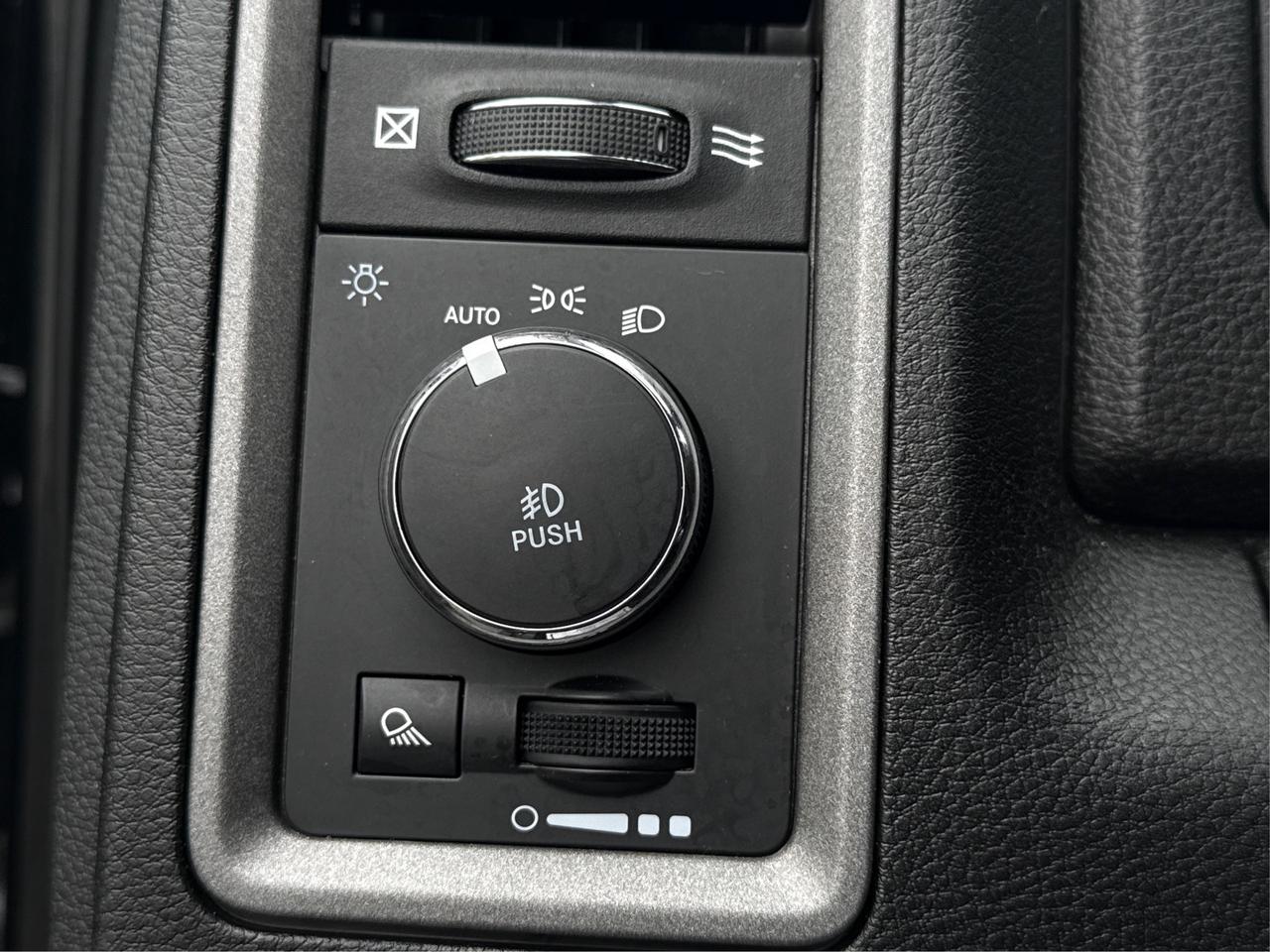 2021 RAM 1500 Classic Express 4x4 Crew Cab 5'7  Bx WE FINANCE ALL CREDIT Photo