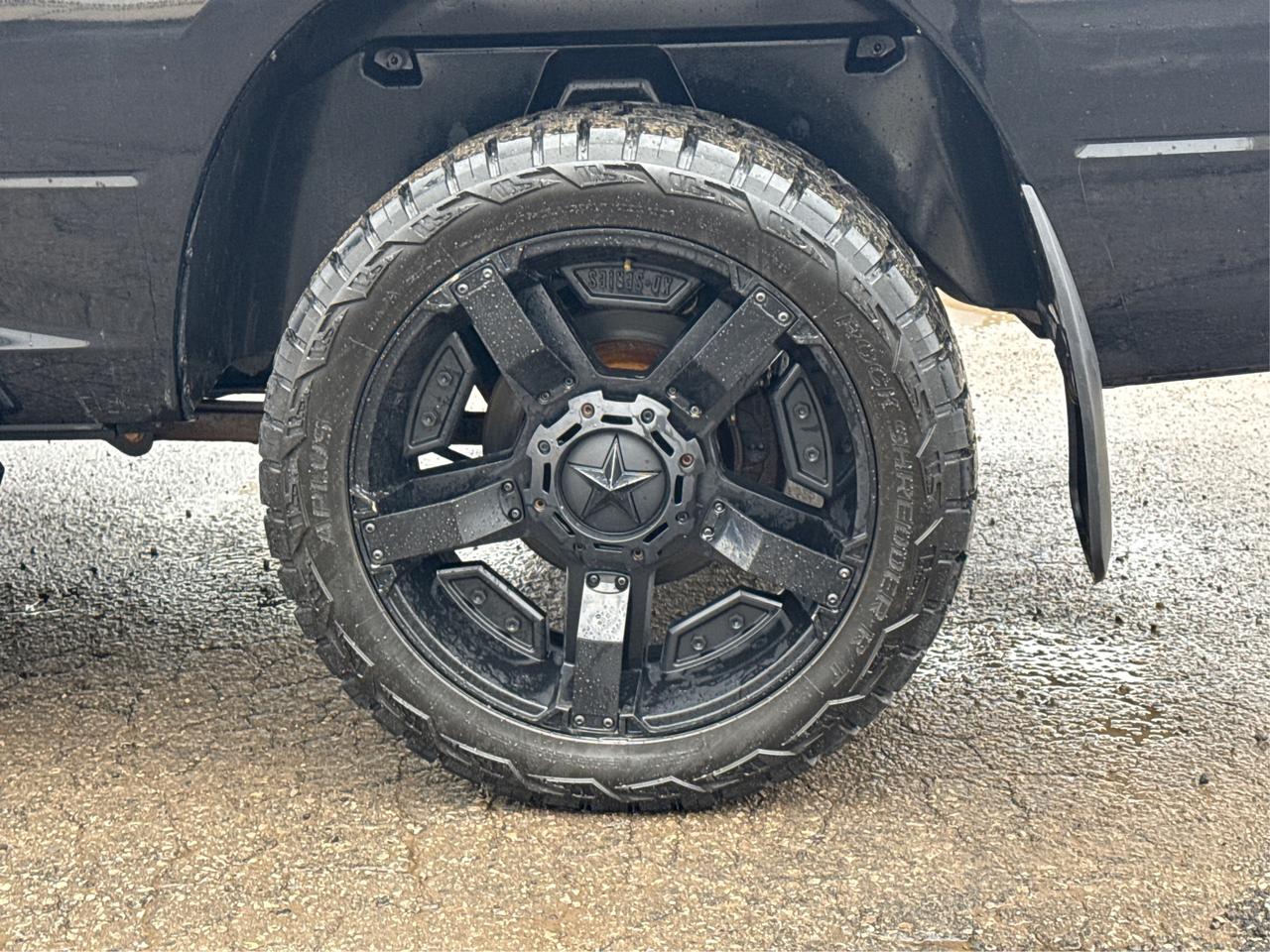 2021 RAM 1500 Classic Express 4x4 Crew Cab 5'7  Bx WE FINANCE ALL CREDIT Photo