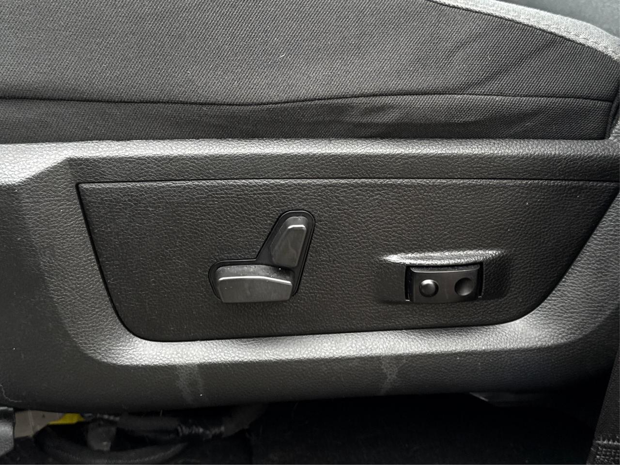 2021 RAM 1500 Classic Express 4x4 Crew Cab 5'7  Bx WE FINANCE ALL CREDIT Photo