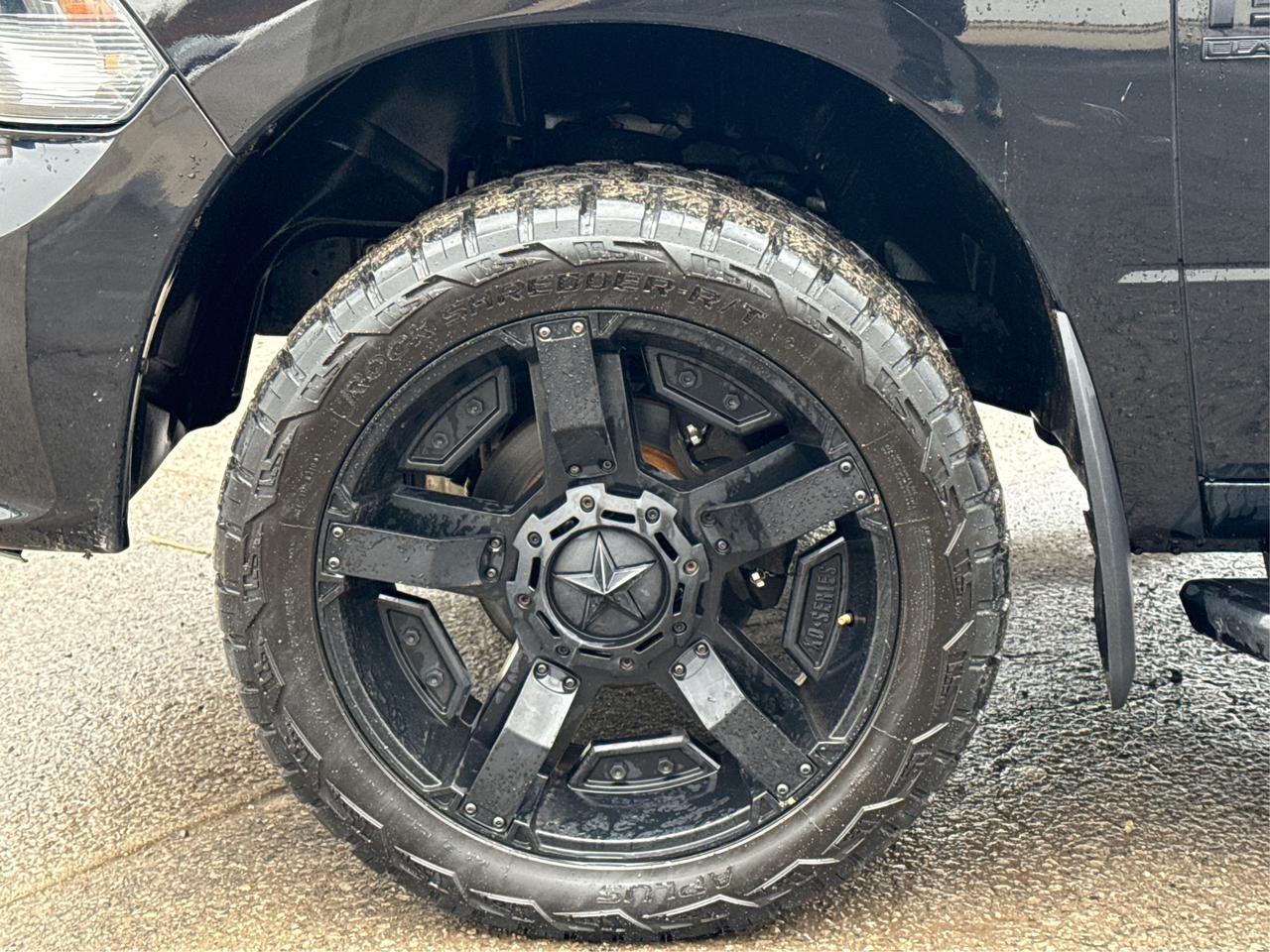 2021 RAM 1500 Classic Express 4x4 Crew Cab 5'7  Bx WE FINANCE ALL CREDIT Photo