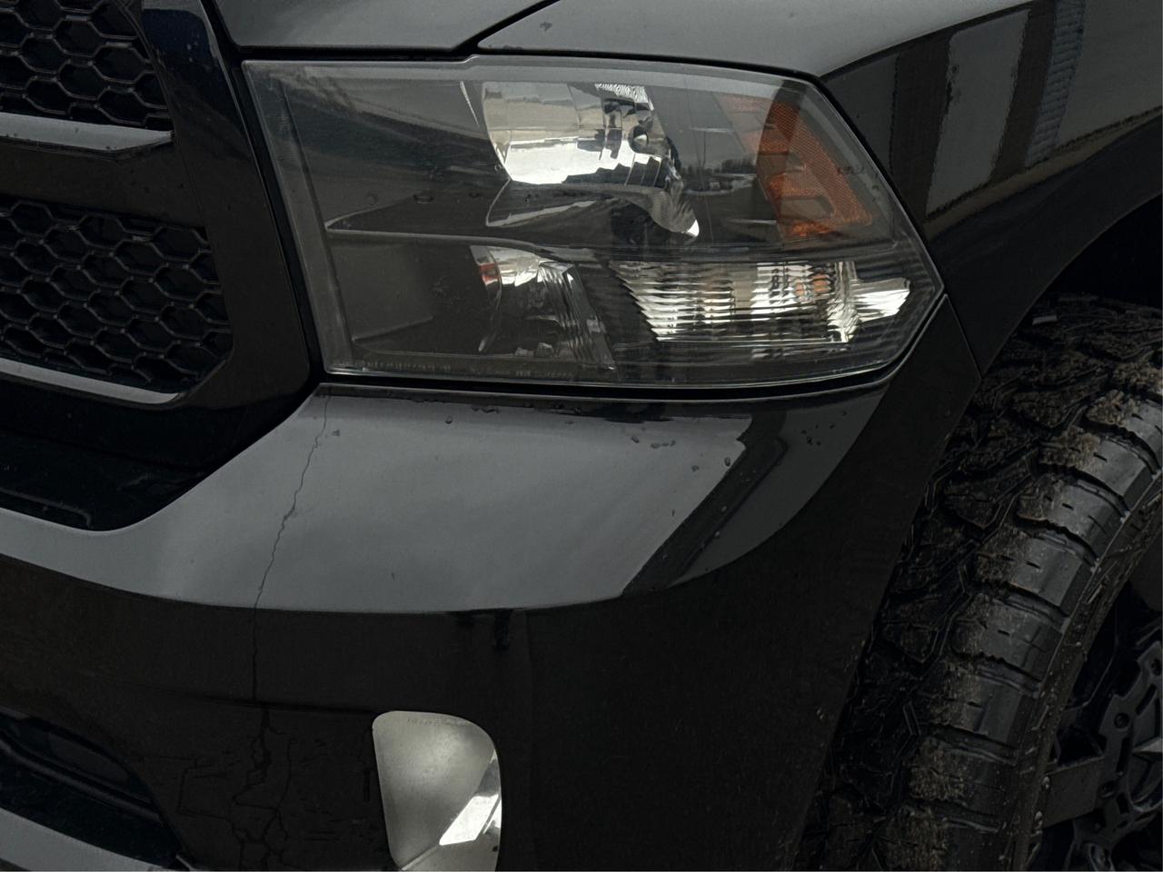 2021 RAM 1500 Classic Express 4x4 Crew Cab 5'7  Bx WE FINANCE ALL CREDIT Photo