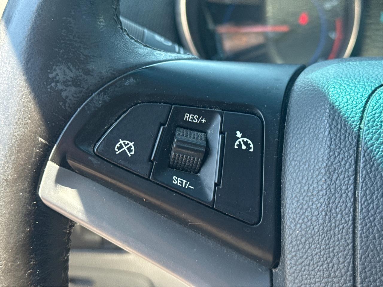 2014 Chevrolet Cruze LEATHER SUNROOF  WE FINANCE ALL CREDIT Photo
