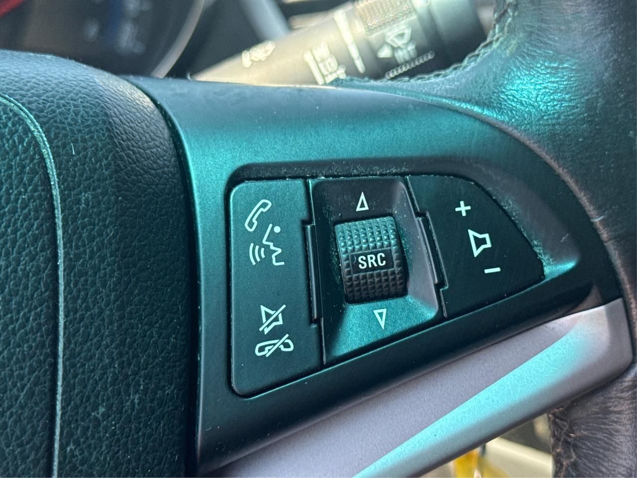 2014 Chevrolet Cruze LEATHER SUNROOF  WE FINANCE ALL CREDIT Photo