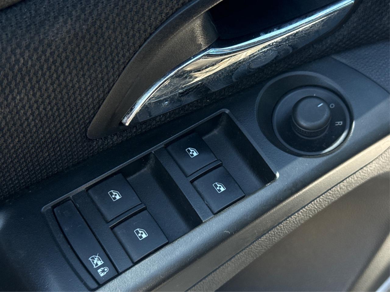 2014 Chevrolet Cruze LEATHER SUNROOF  WE FINANCE ALL CREDIT Photo