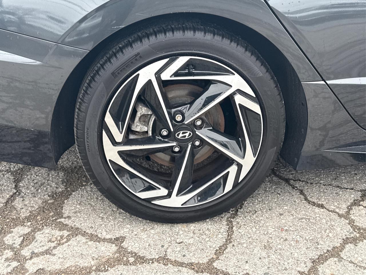 2024 Hyundai Sonata SUNROOF HEATED SEATS LOADED WE FINANCE ALL CREDIT! Photo