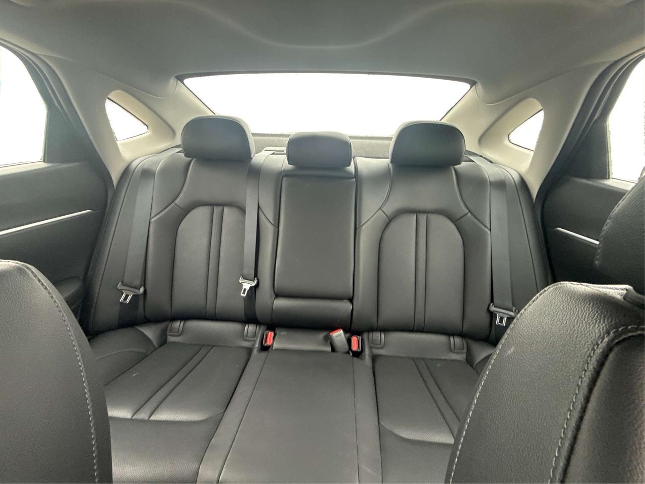 2024 Hyundai Sonata SUNROOF HEATED SEATS LOADED WE FINANCE ALL CREDIT! Photo