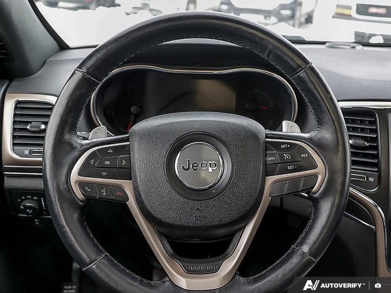 2015 Jeep Grand Cherokee LimitedLIMITED, 3.6L 6-CYLINDER, ALLOYS, 4X4, LEAT Photo