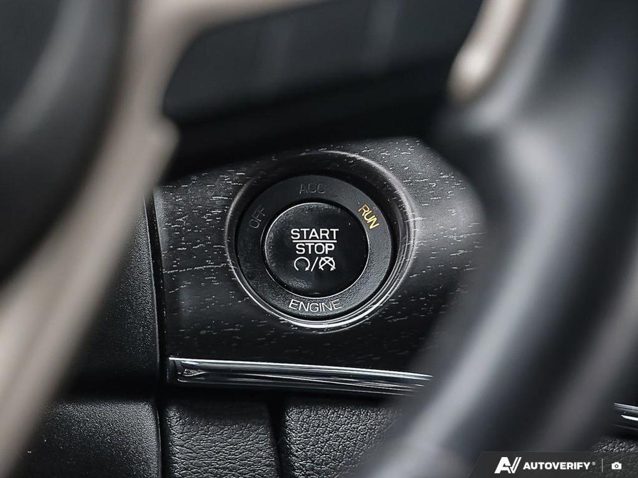 2015 Jeep Grand Cherokee LimitedLIMITED, 3.6L 6-CYLINDER, ALLOYS, 4X4, LEAT Photo