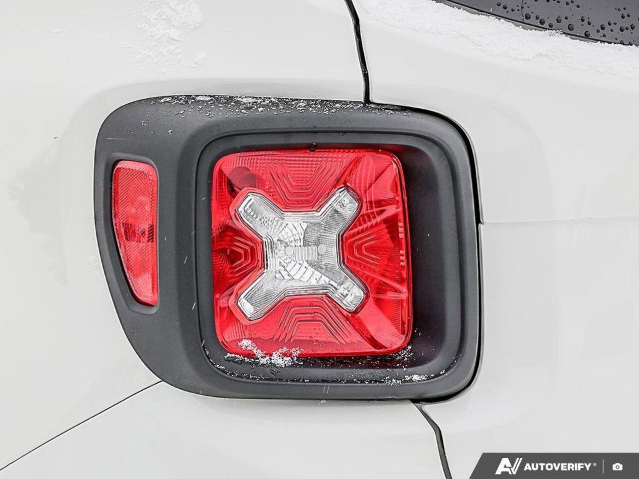 2015 Jeep Renegade NorthCERTIFIED AS-TRADED, ACCIDENT-FREE, 4WD, MY S Photo