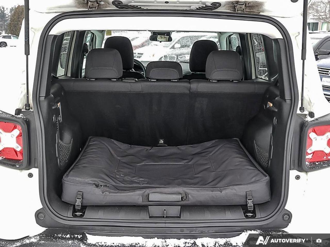 2015 Jeep Renegade NorthCERTIFIED AS-TRADED, ACCIDENT-FREE, 4WD, MY S Photo
