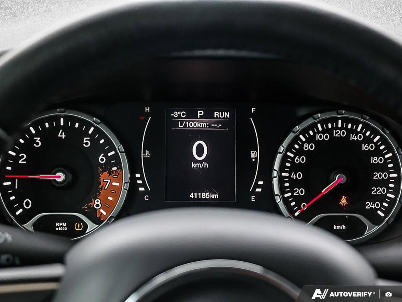 2015 Jeep Renegade NorthCERTIFIED AS-TRADED, ACCIDENT-FREE, 4WD, MY S Photo