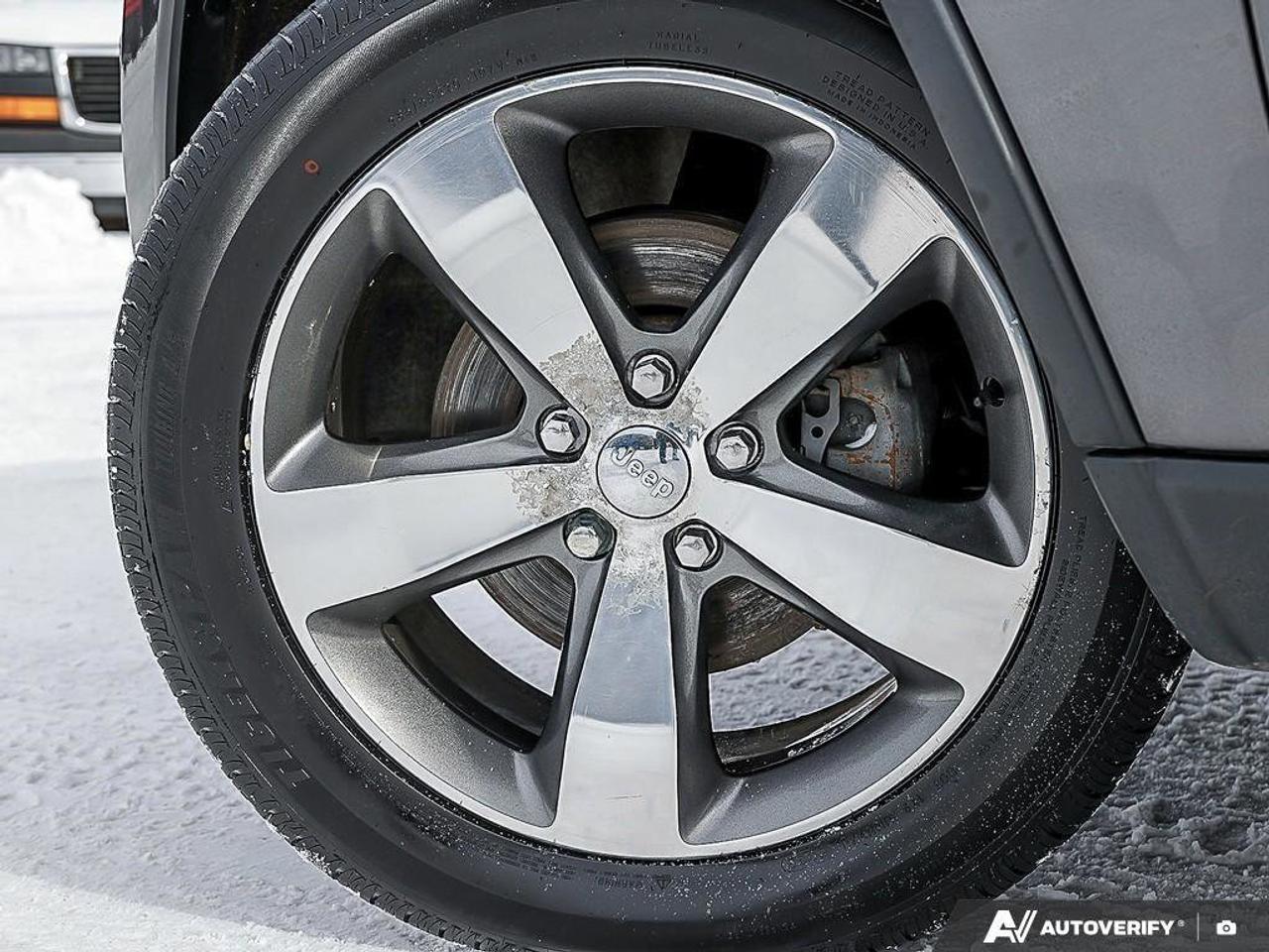 2015 Jeep Grand Cherokee LimitedLIMITED, 3.6L 6-CYLINDER, ALLOYS, 4X4, LEAT Photo