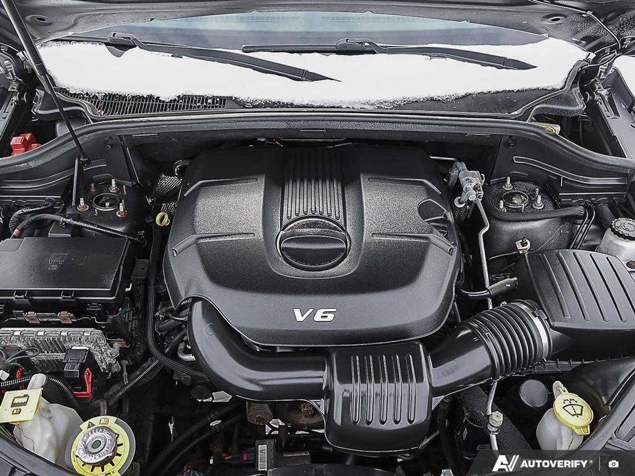 2015 Jeep Grand Cherokee LimitedLIMITED, 3.6L 6-CYLINDER, ALLOYS, 4X4, LEAT Photo