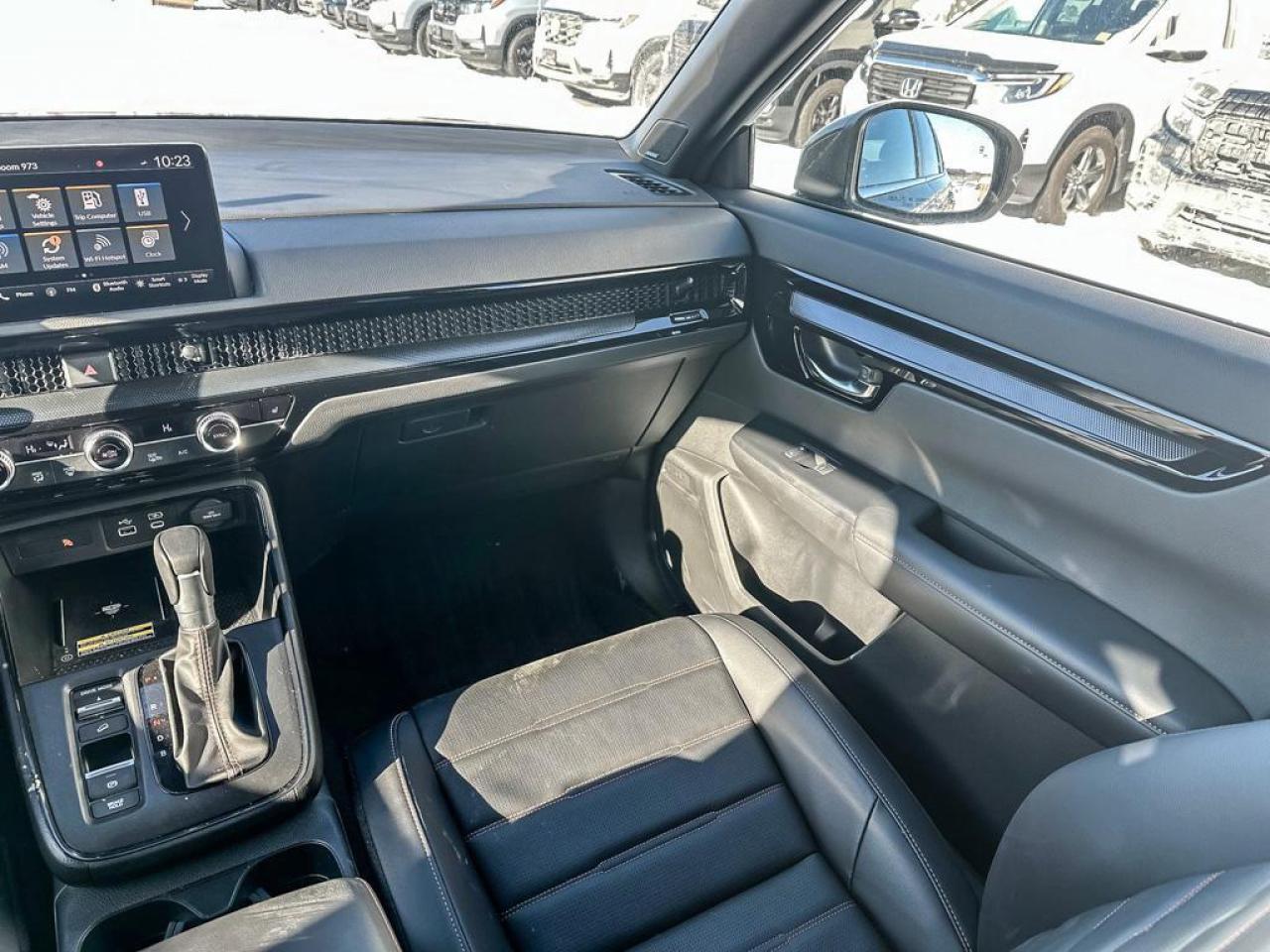 2025 Honda CR-V Hybrid Touring Photo