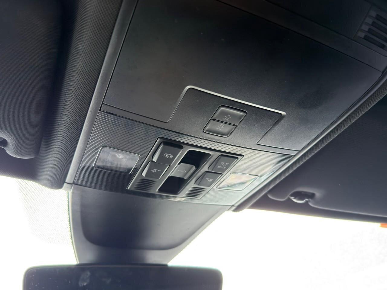 2021 Volkswagen Tiguan HighlineCERTIFIED AS-TRADED, AWD, ACCIDENT-FREE, R Photo