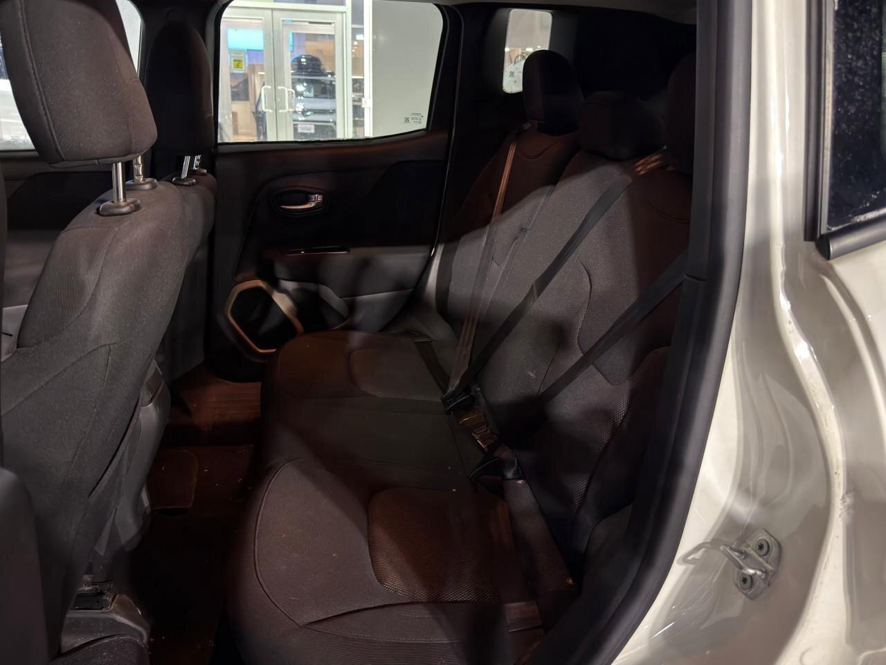 2015 Jeep Renegade NorthCERTIFIED AS-TRADED, ACCIDENT-FREE, 4WD, MY S Photo