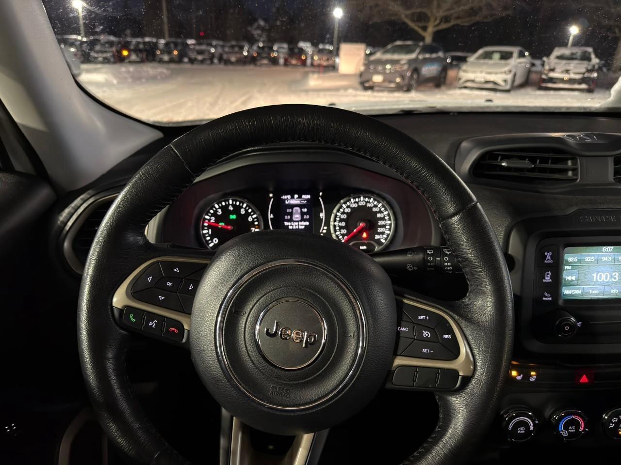 2015 Jeep Renegade NorthCERTIFIED AS-TRADED, ACCIDENT-FREE, 4WD, MY S Photo