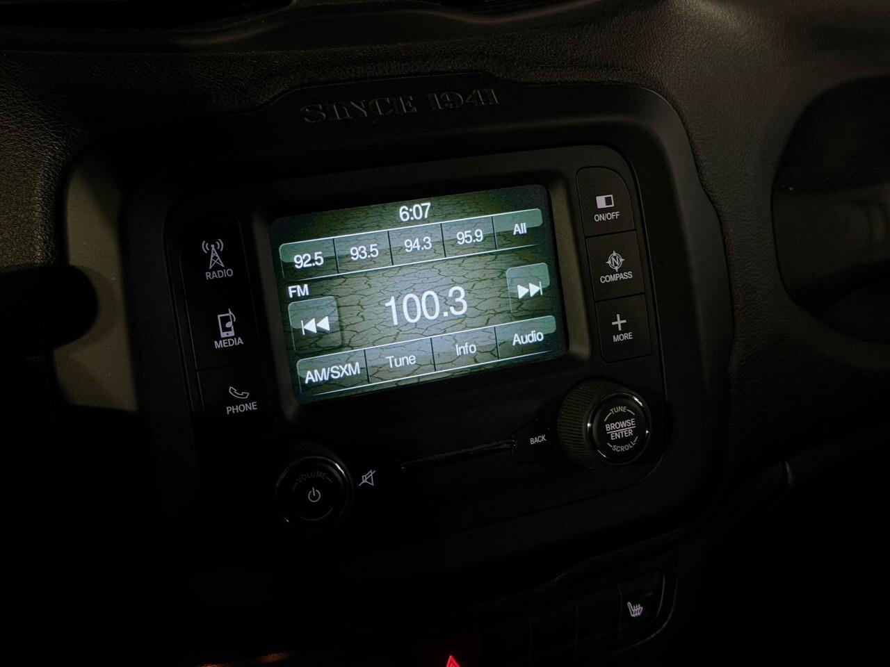 2015 Jeep Renegade NorthCERTIFIED AS-TRADED, ACCIDENT-FREE, 4WD, MY S Photo