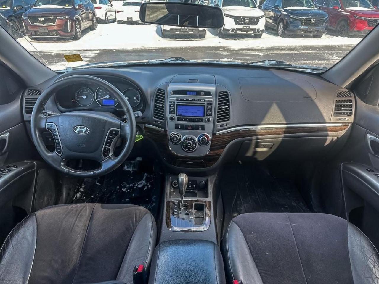 2010 Hyundai Santa Fe GL Photo