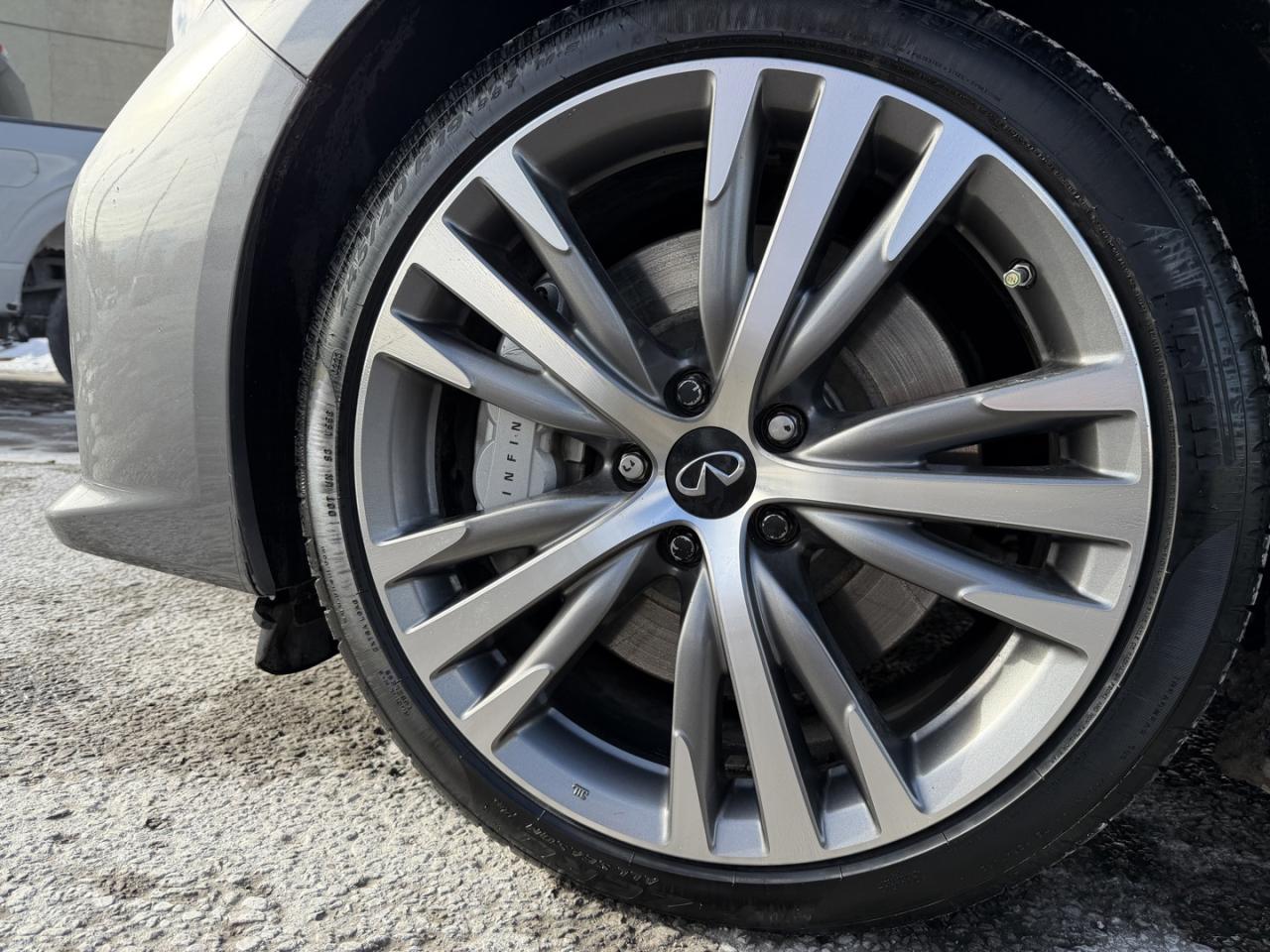 2015 Infiniti Q50 Hybrid Premium AWD Photo