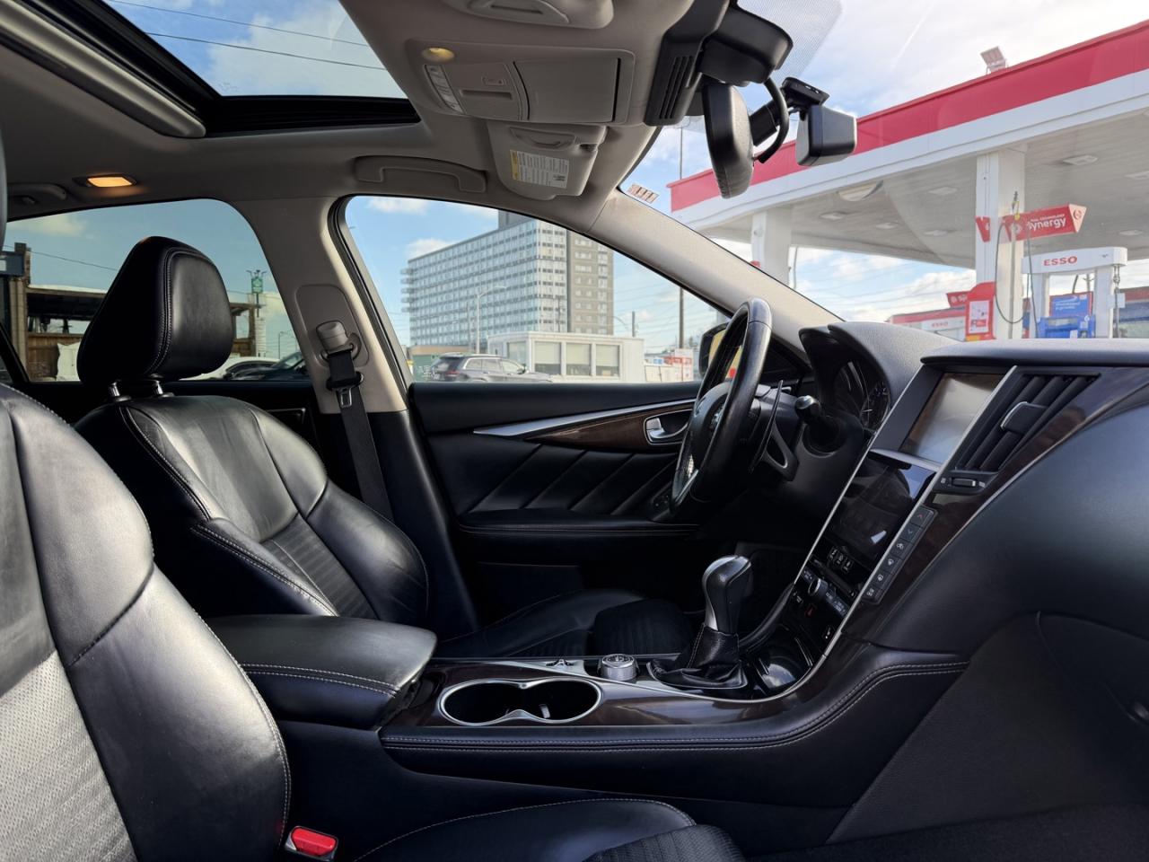 2015 Infiniti Q50 Hybrid Premium AWD Photo