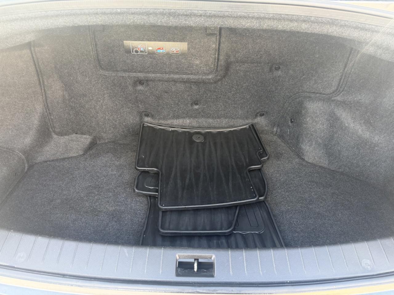 2015 Infiniti Q50 Hybrid Premium AWD Photo