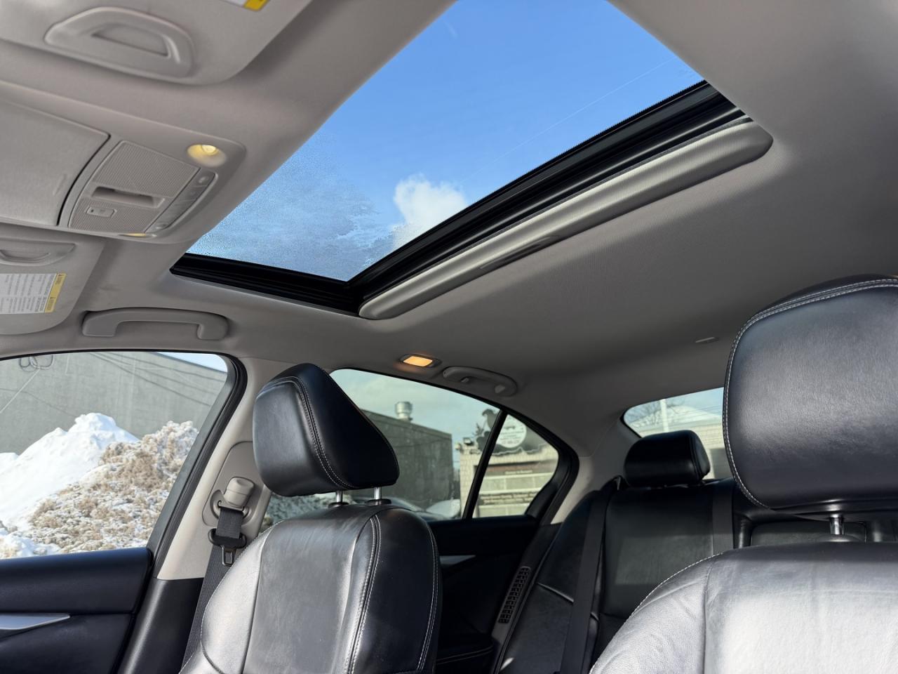 2015 Infiniti Q50 Hybrid Premium AWD Photo