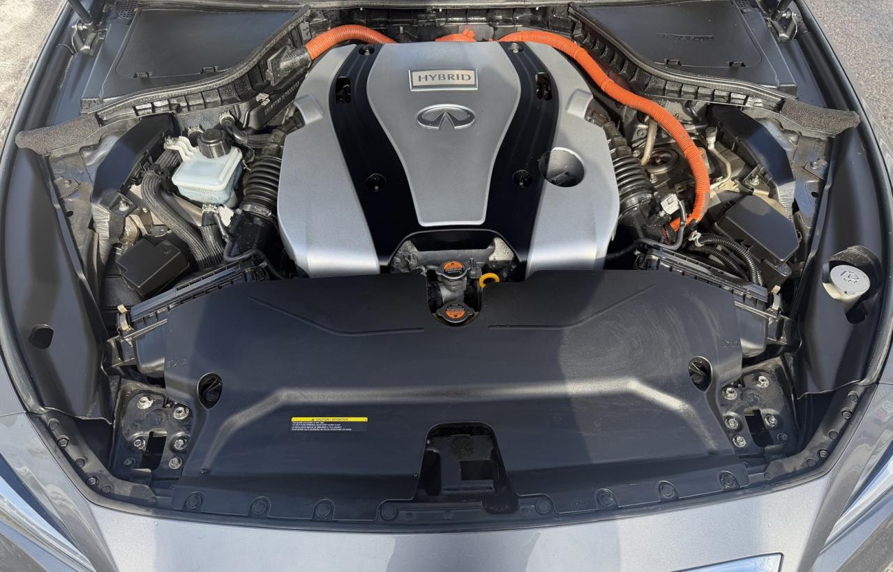 2015 Infiniti Q50 Hybrid Premium AWD Photo