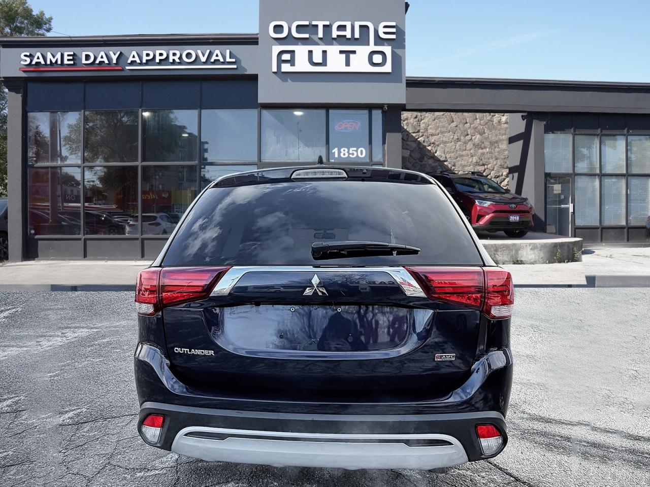 2020 Mitsubishi Outlander SE AWD Photo4