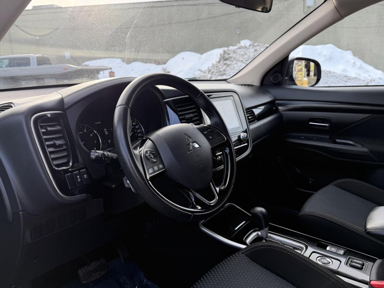 2020 Mitsubishi Outlander SE AWD Photo