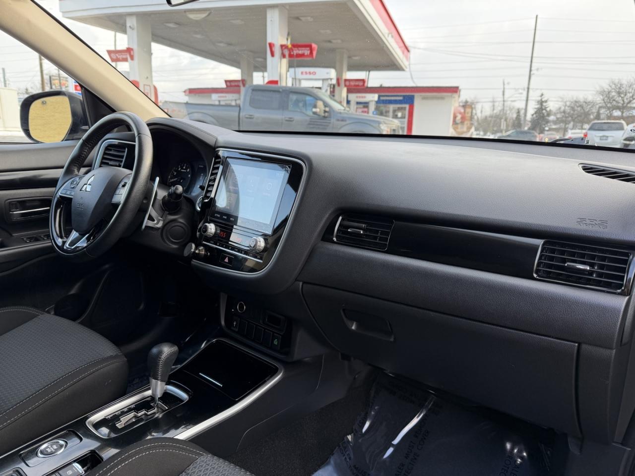 2020 Mitsubishi Outlander SE AWD Photo