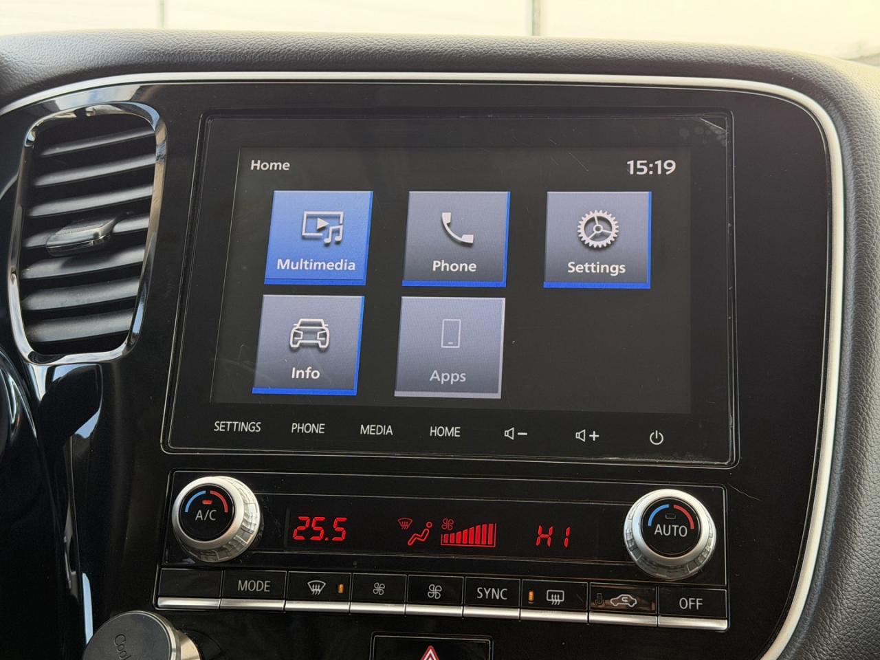 2020 Mitsubishi Outlander SE AWD Photo