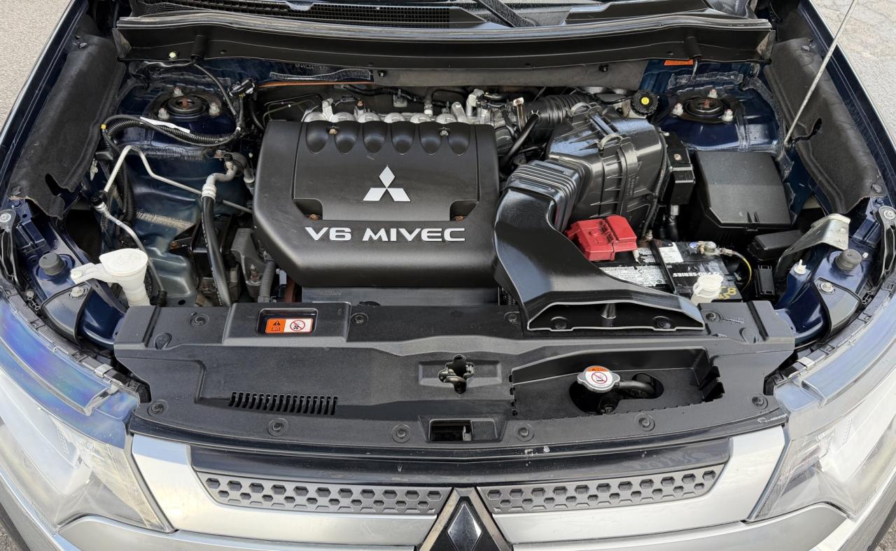 2020 Mitsubishi Outlander SE AWD Photo