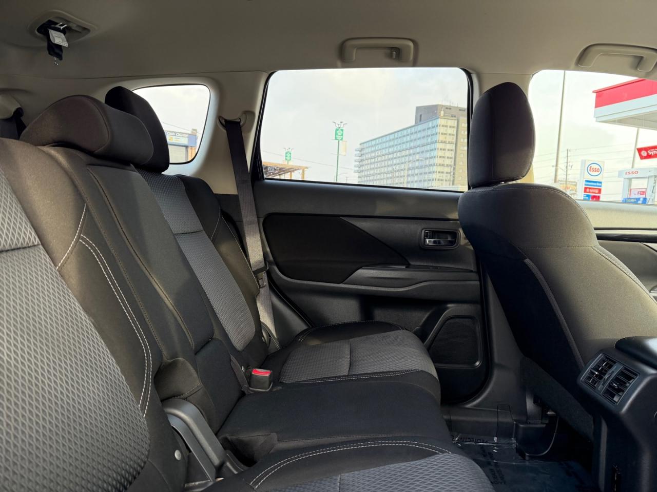 2020 Mitsubishi Outlander SE AWD Photo