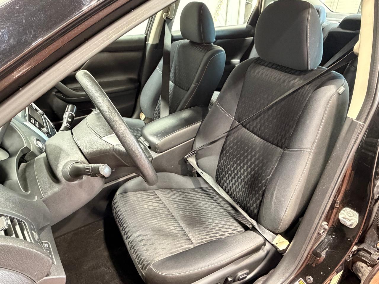 2018 Nissan Altima 2.5 SV+New Tires+Camera+Heated Seats Photo19