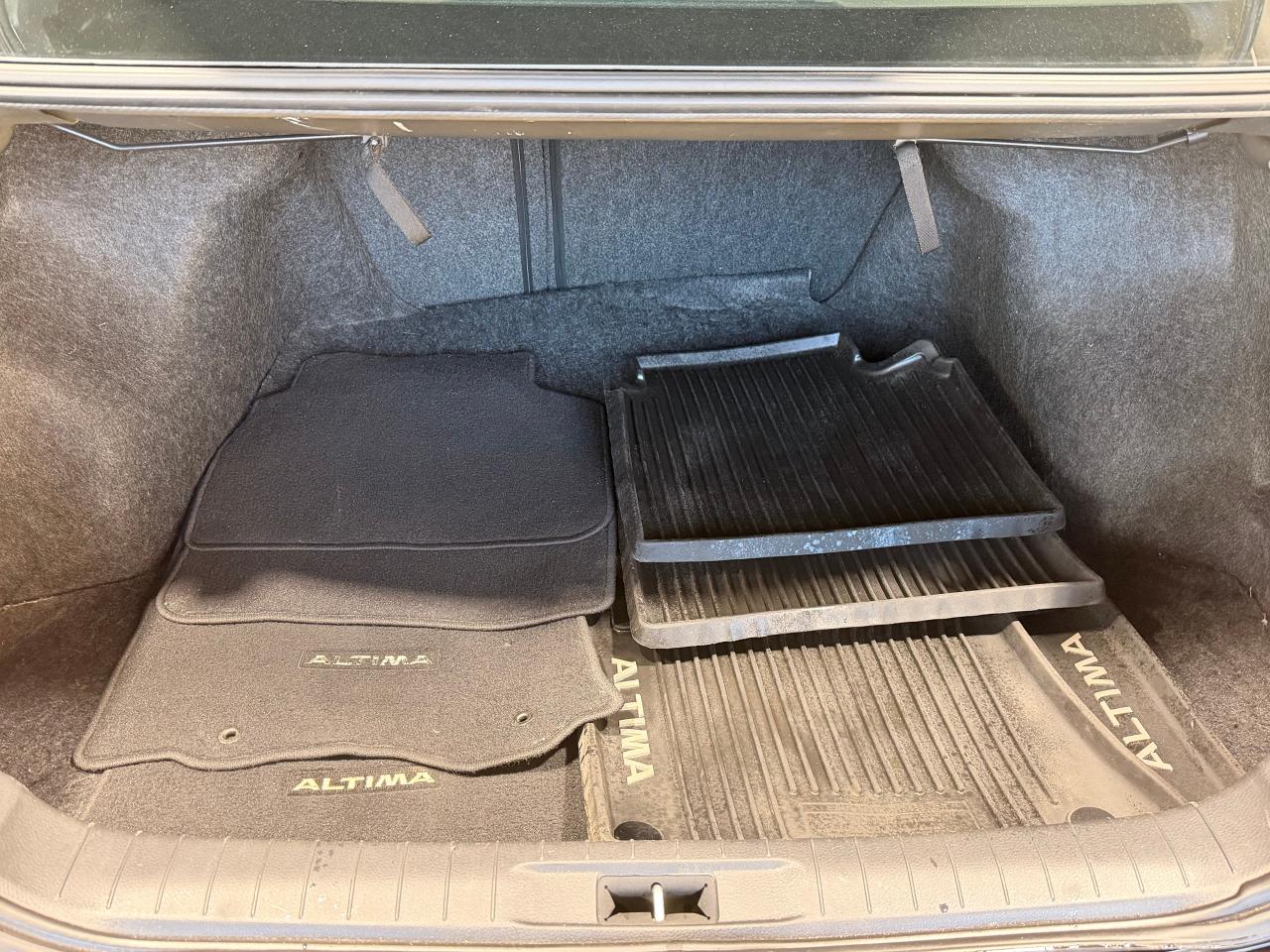 2018 Nissan Altima 2.5 SV+New Tires+Camera+Heated Seats Photo25