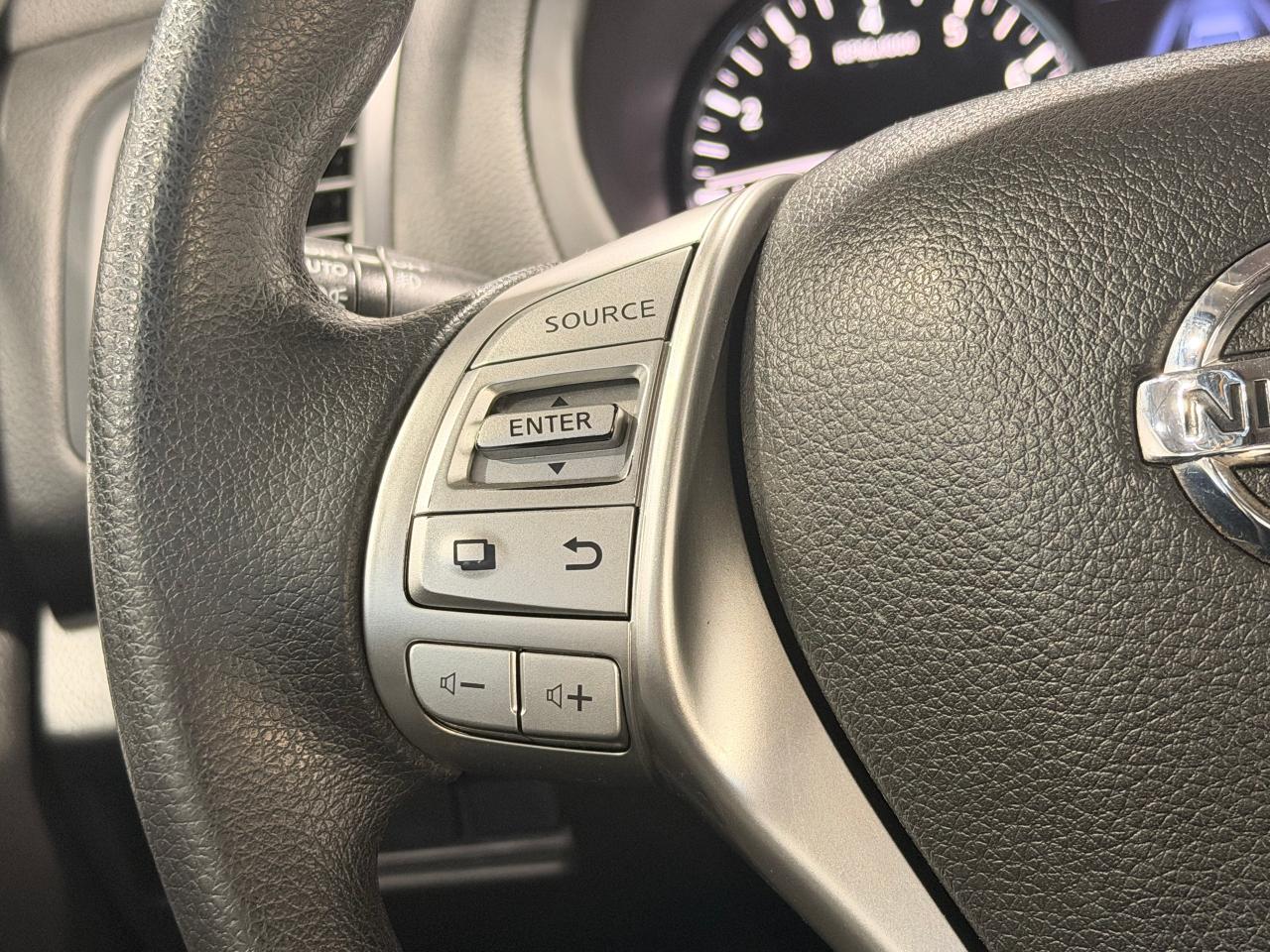 2018 Nissan Altima 2.5 SV+New Tires+Camera+Heated Seats Photo