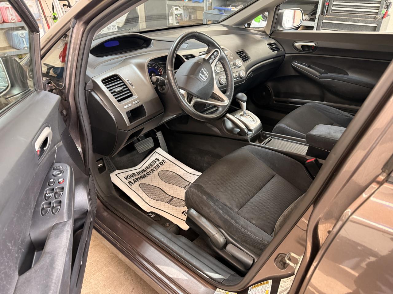 2011 Honda Civic 4dr Auto SE Photo