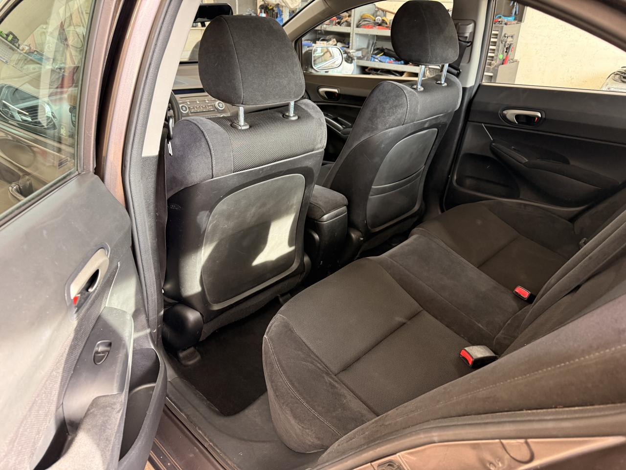 2011 Honda Civic 4dr Auto SE Photo