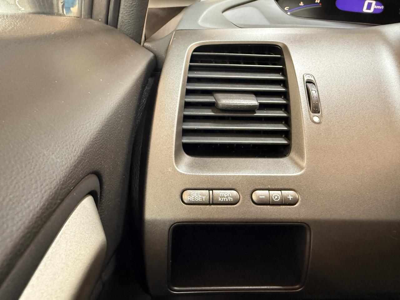 2011 Honda Civic 4dr Auto SE Photo